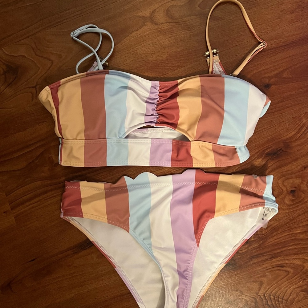 Shein bikini - Picture 2 of 2